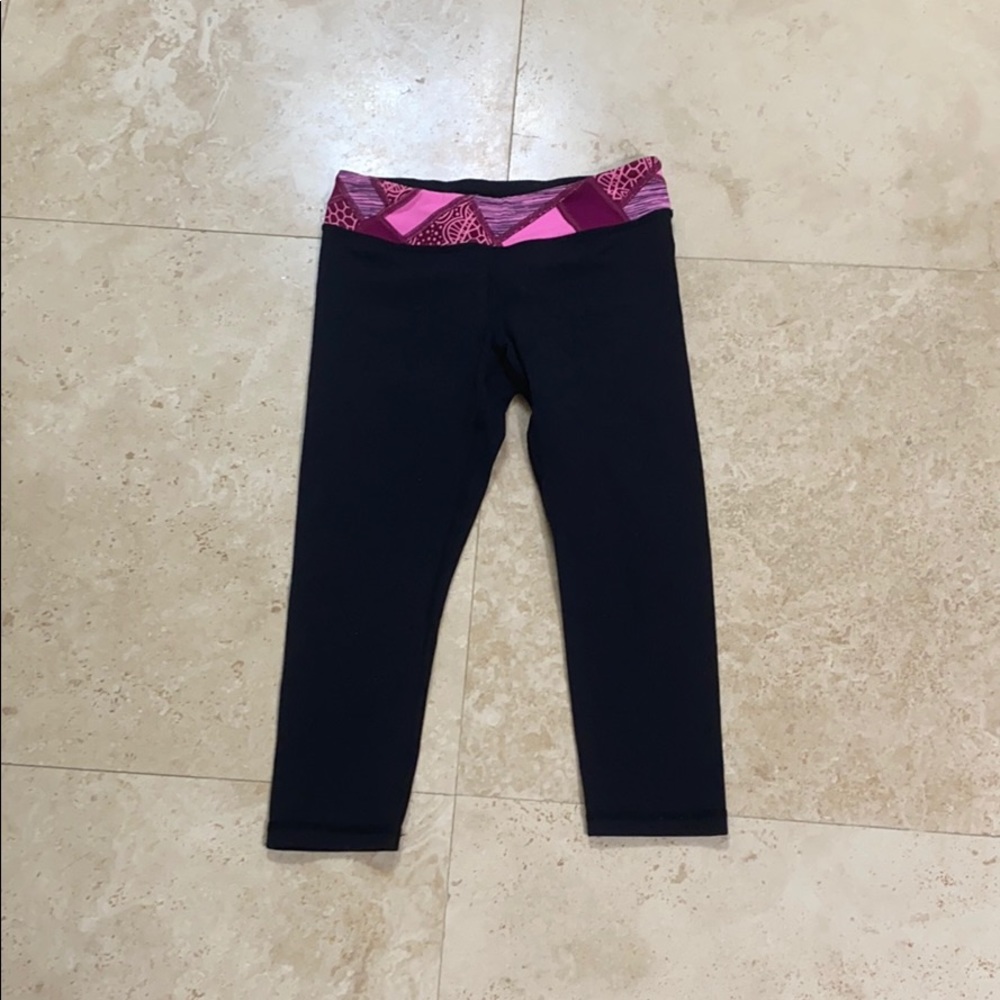 black mid waisted leggings